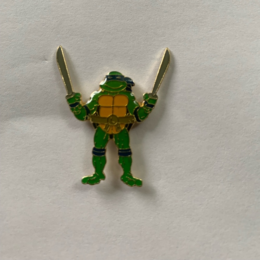 TMNT Leonardo #1 1989 Collector Pin-Teenage Mutant Ninja Turtles-Ace Novelty